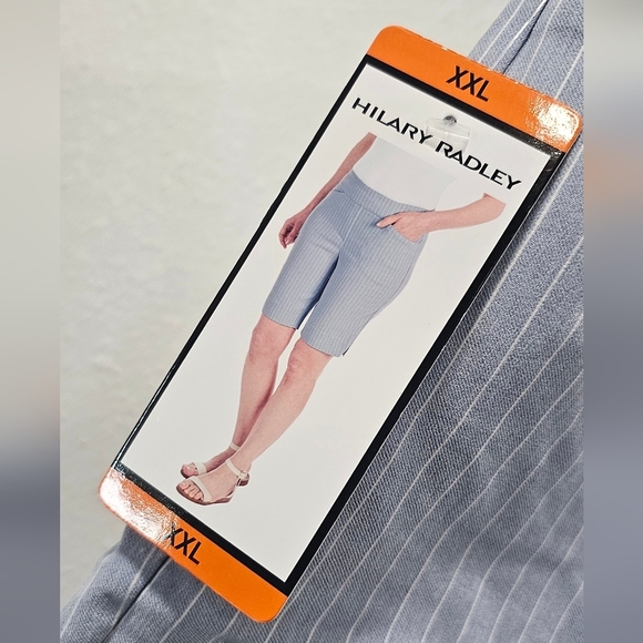 Hilary Radley Women's Mid Rise Bermuda Blue White Shorts 9" Inseam Size XXL NWT - Picture 3 of 12